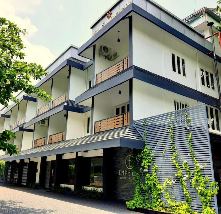 Kizhake Chālakudi Emperor-Hotel Rachana Continental Pvt Ltd מראה חיצוני תמונה