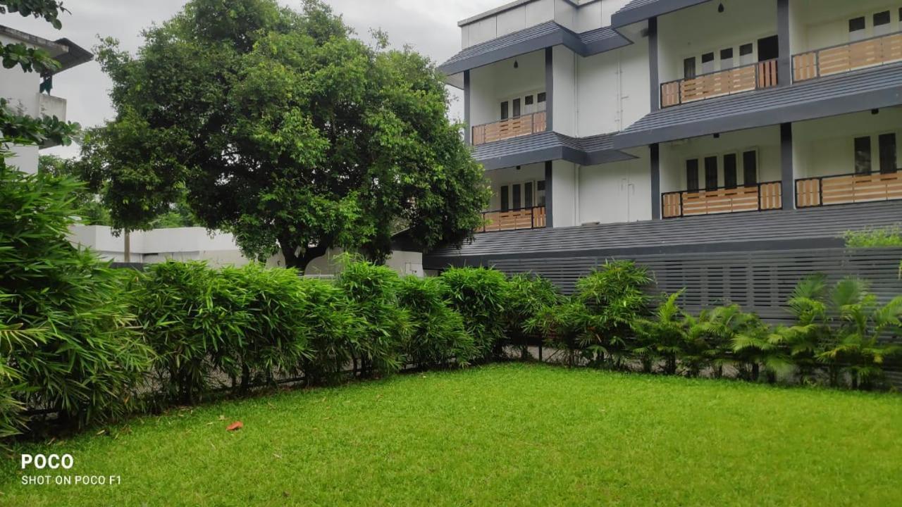 Kizhake Chālakudi Emperor-Hotel Rachana Continental Pvt Ltd מראה חיצוני תמונה
