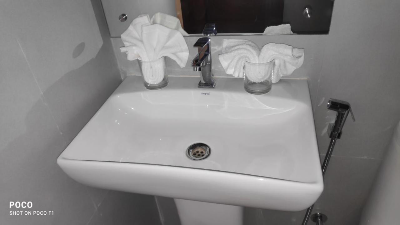 Kizhake Chālakudi Emperor-Hotel Rachana Continental Pvt Ltd מראה חיצוני תמונה